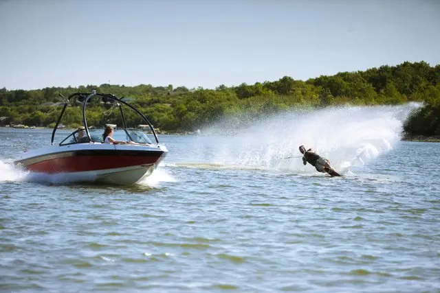Water ski